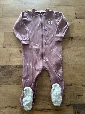 Pekkle Kids One-Piece Footed Pajamas Dusty purple Butterfly Print sz 12 months